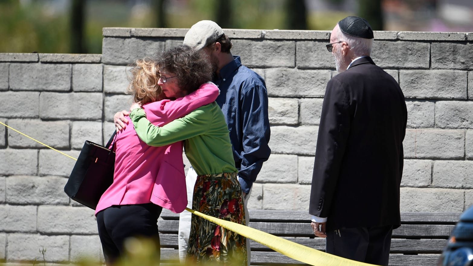 190427-synagogue-shooting-ca-hero_ruvnnp-6101084