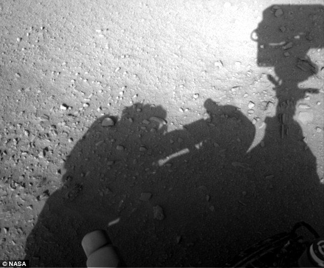 mars2bcuriosity2b-2bman2bshadow2bfixing2bcamera-9480722