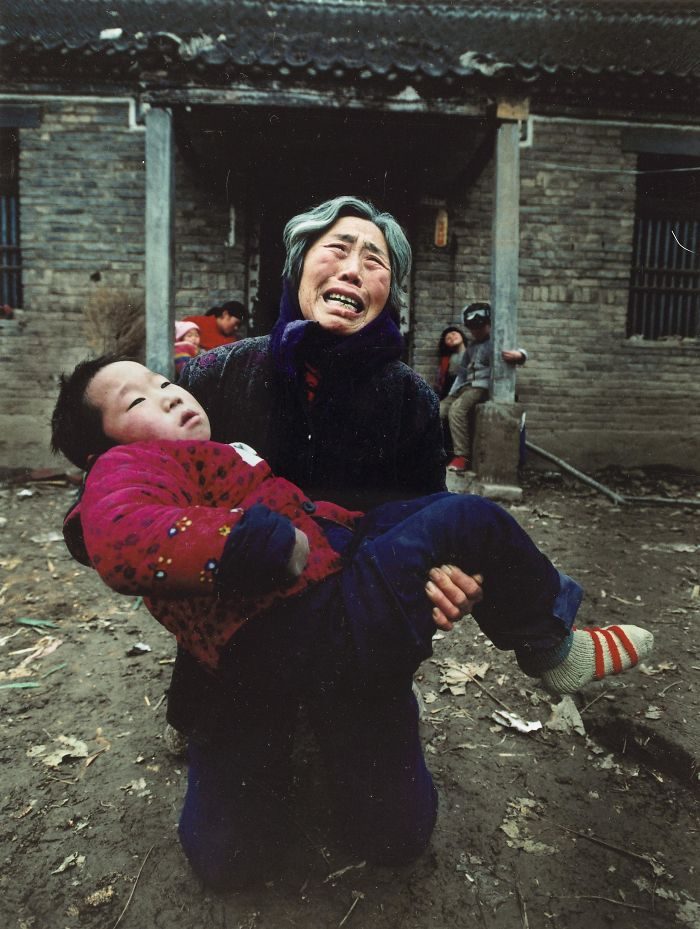 award-winning-chinese-photographer-vanished-lu-guang-china-xinjiang-5c04de7a20c2a__700-7244829