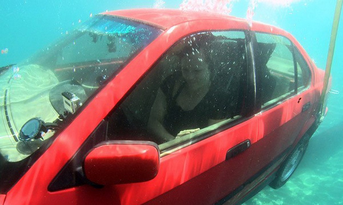 the-list-0147-escape-a-car-underwater-luxurystndrd-for-car-underwater-pictures-3041064